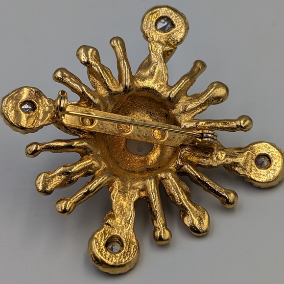 Vintage Gold Tone Starburst/Cross Faux Pearl Rhinestones Unsigned Brooch/Pin - Picture 12 of 13